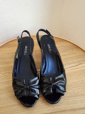 VANELi Black Patent Slingback Peep-Toe Bow Heels